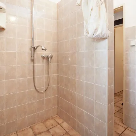 Alluring Holiday Home In Vellinghausen With Pool Prázdninový dům