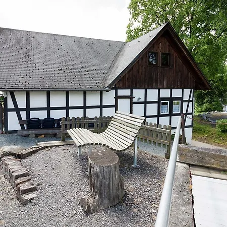 Alluring Holiday Home In Vellinghausen With Pool Prázdninový dům Meschede