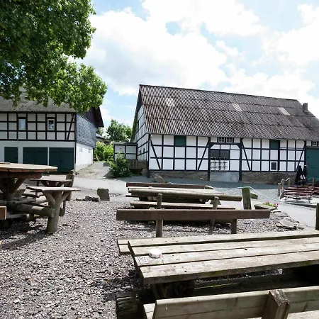 Prázdninový dům Alluring Holiday Home In Vellinghausen With Pool *