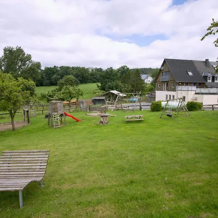 Prázdninový dům Alluring Holiday Home In Vellinghausen With Pool
